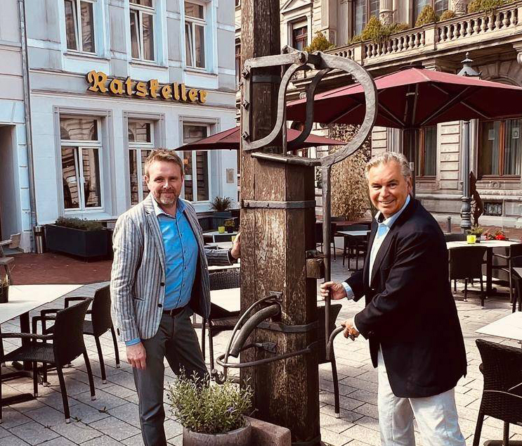 Christian Böning (r.) und Christopher Appel freuen sich auf den ersten Pumpenplausch